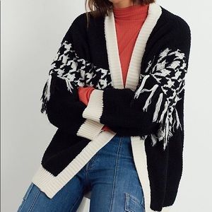 Tobi Houndstooth Fringed Cardigan
